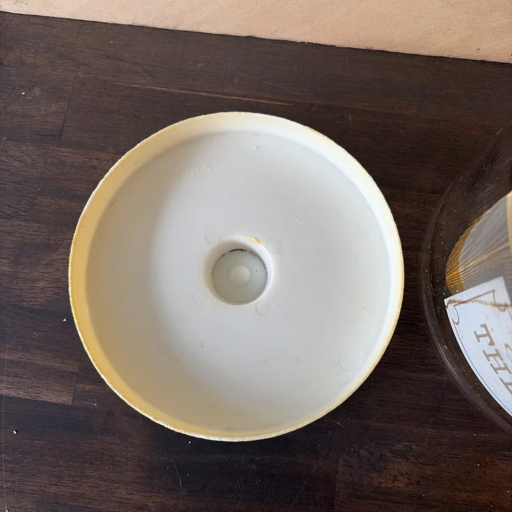 VINTAGE  PYREX  THE CRACKER BARREL W/ PLASTIC LID